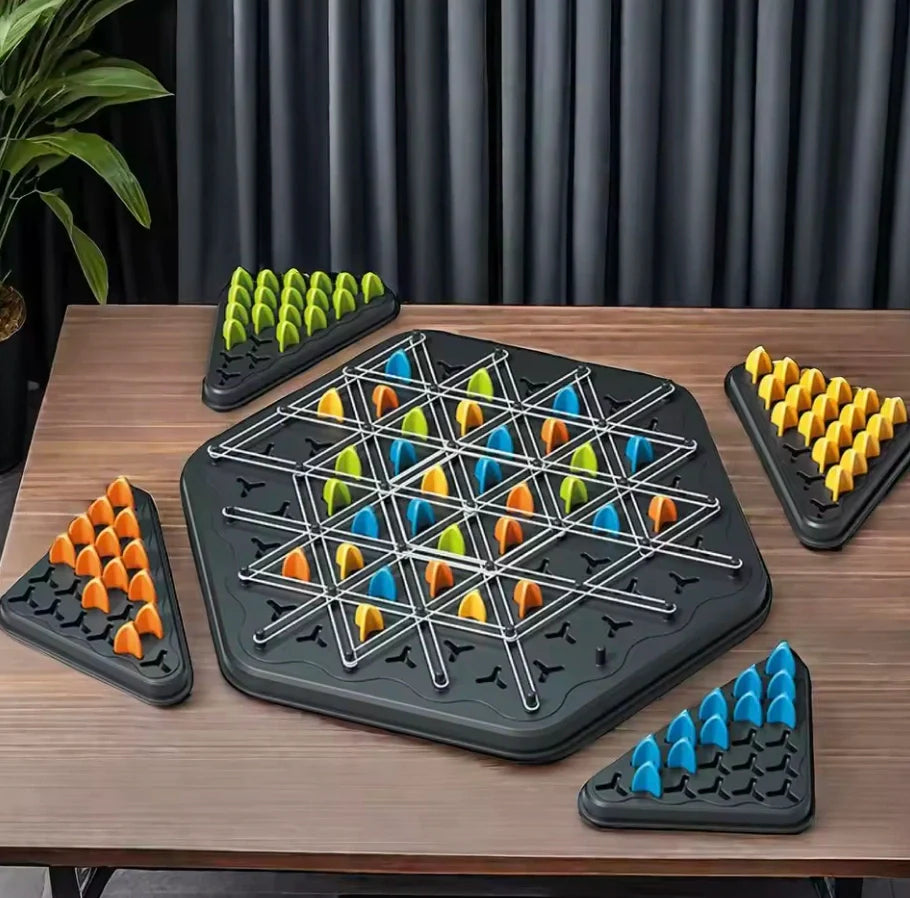 Chasse aux triangles : le jeu de société qui entraîne la logique et la géométrie