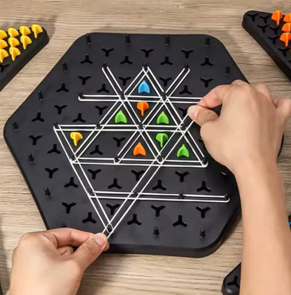 Chasse aux triangles : le jeu de société qui entraîne la logique et la géométrie